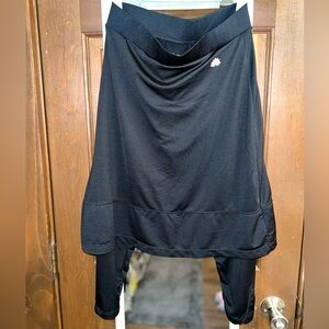 Snoga modest athletic skirt in euc black size medium